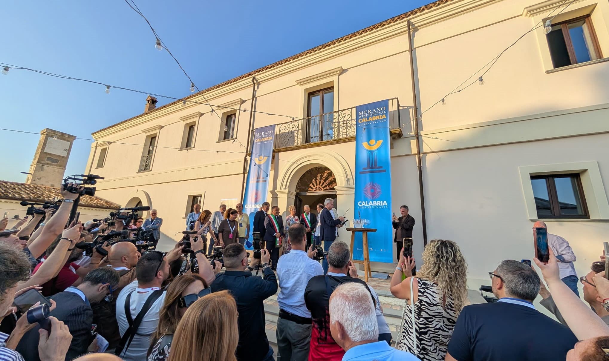 Tra vigne e mare: a Cirò si chiude Merano Wine Festival-Essenza del Sud