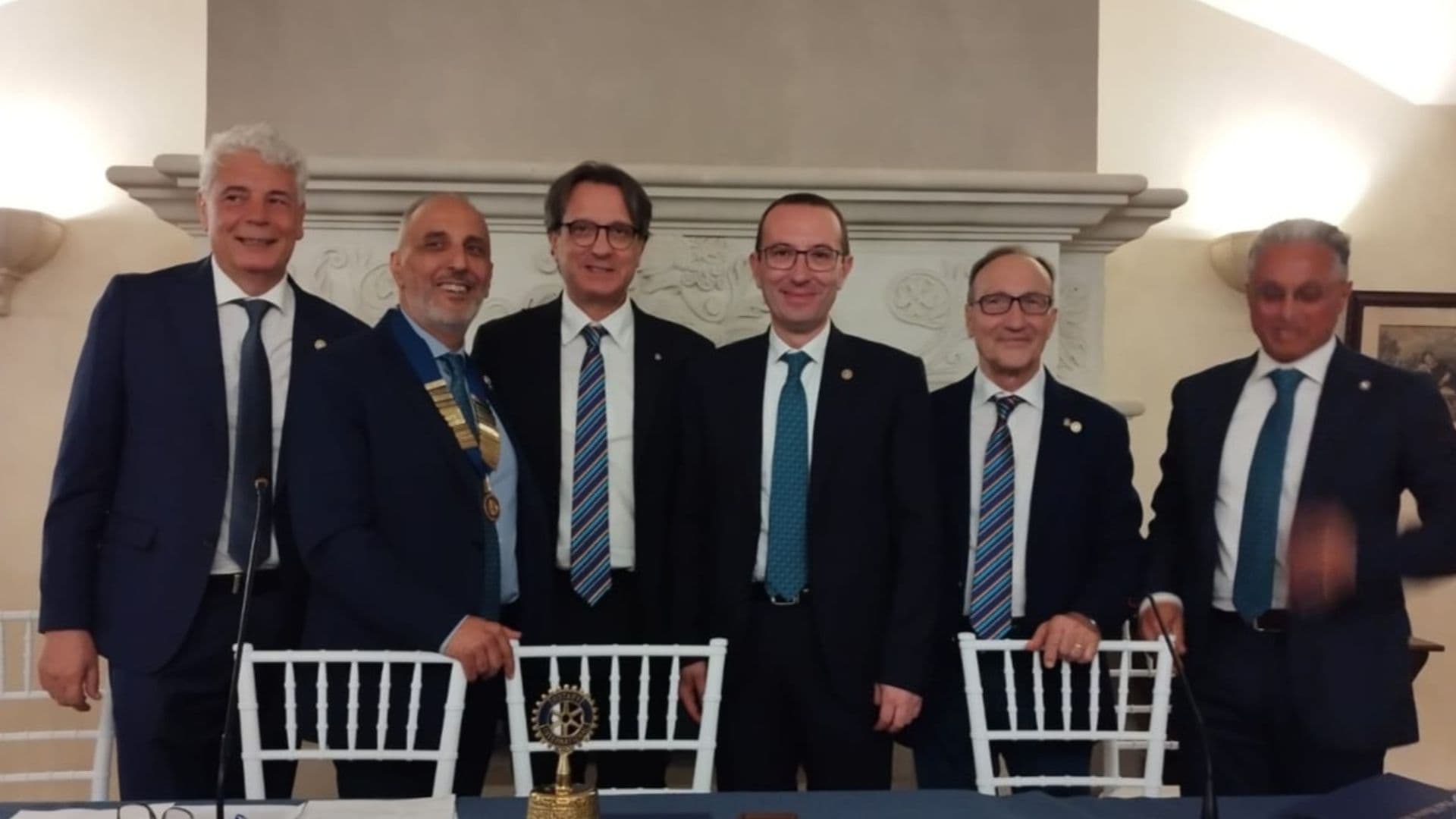 Passaggio del collare al Rotary Club Rossano Bisantium: Pasquale Di Vico è il  nuovo Presidente