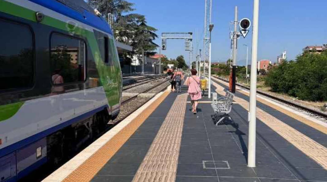 Collegamenti diretti Jonio-Tirreno: i pendolari chiedono l’ufficializzazione delle tratte già esistenti