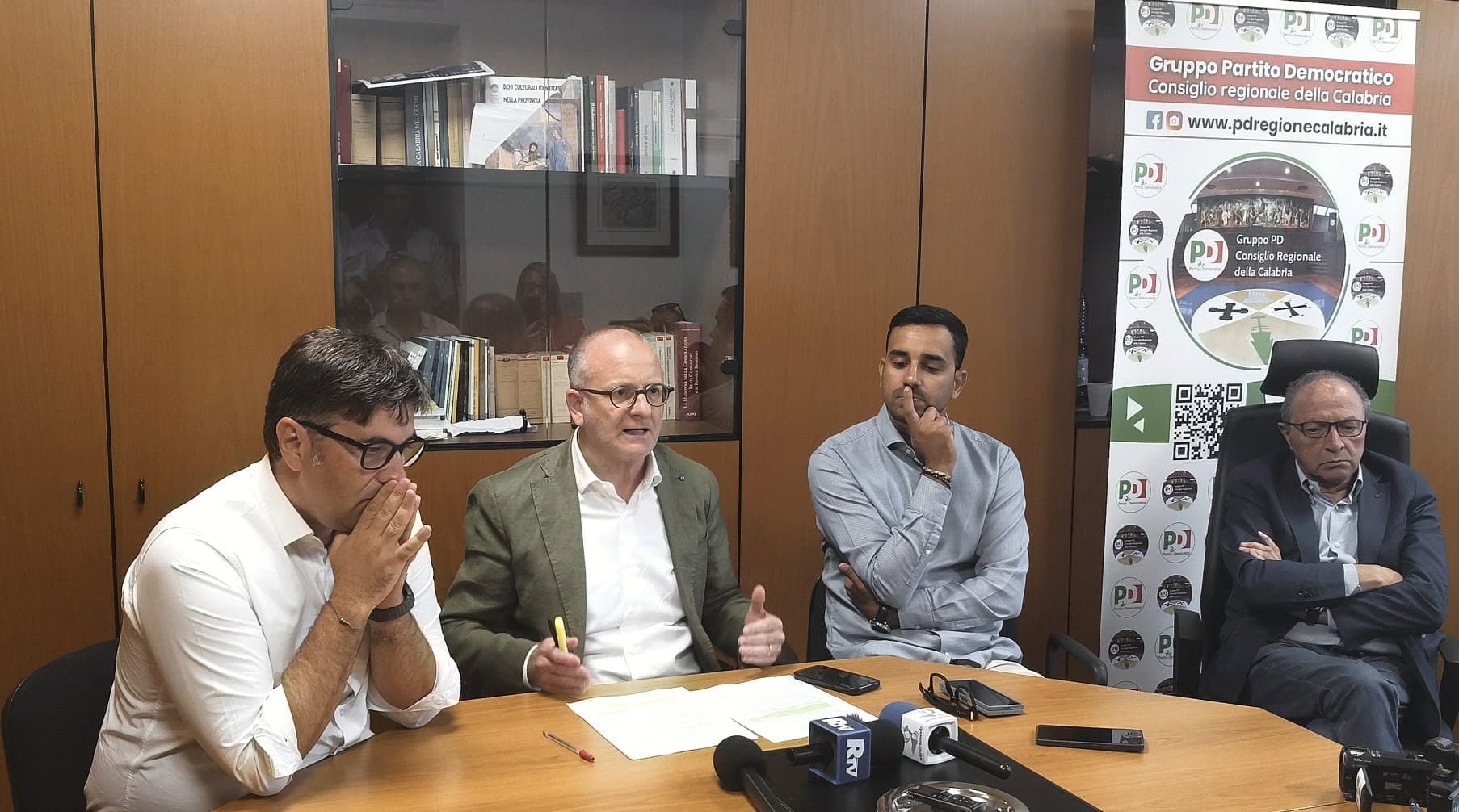 Dimissioni Occhiuto, le opposizioni: «Un abusivo alla Cittadella»