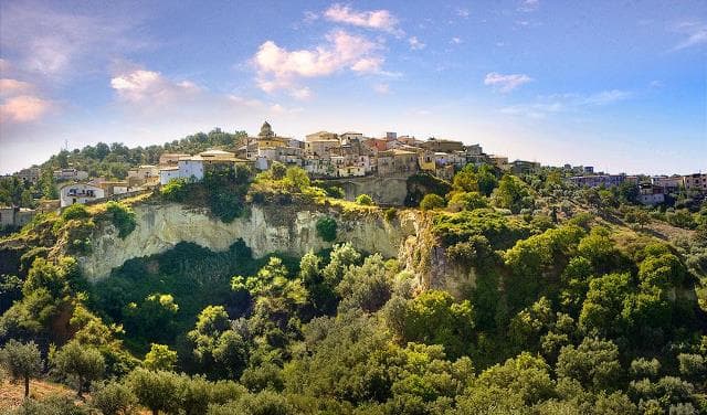 Istituzioni e imprenditori a confronto a Caloveto sul governo della bellezza