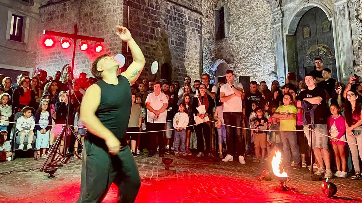 Longobucco invasa da visitatori per la settima edizione di "Vinedde in Movimento"
