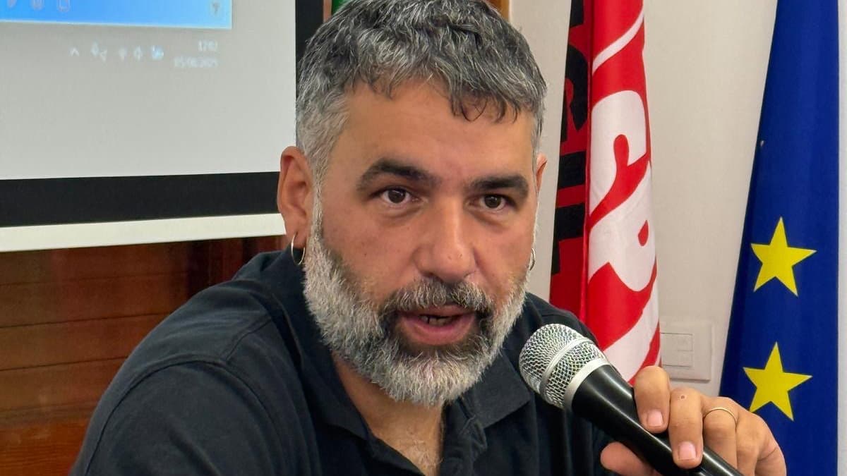 Lidi deserti in Calabria, Valentino (Cgil): «Il fallimento del turismo ha delle responsabilità precise»