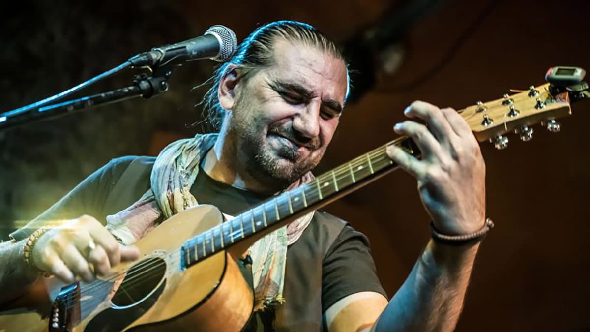 Sasà Calabrese parteciperà alla semifinale nazionale del Premio Fabrizio De Andrè