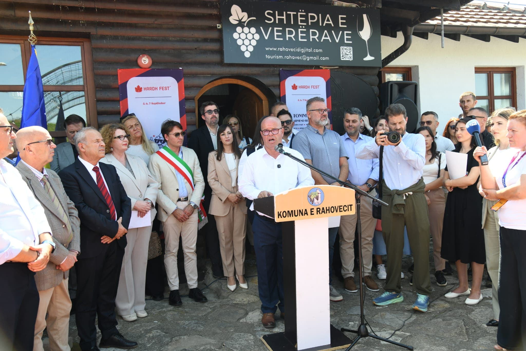 L'Arberia protagonista in Kosovo: cultura, vino e spiritualità al Hardh Fest di Rahovec