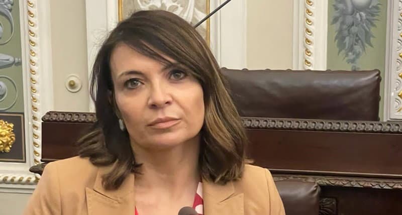 Rosellina Madeo: «Giù le mani dalla caserma dei nostri Bersaglieri»