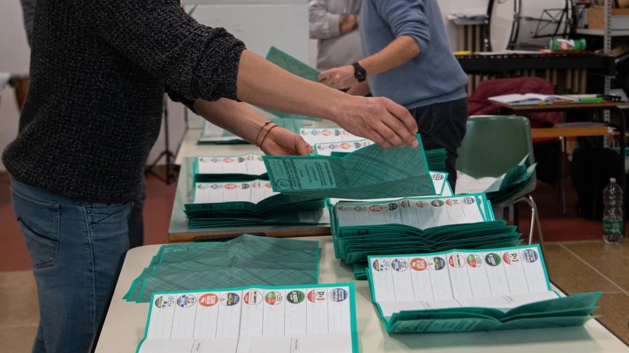 La menopausa del corpo elettorale: l’affluenza crolla e la partecipazione si spegne. Il caso Co-Ro