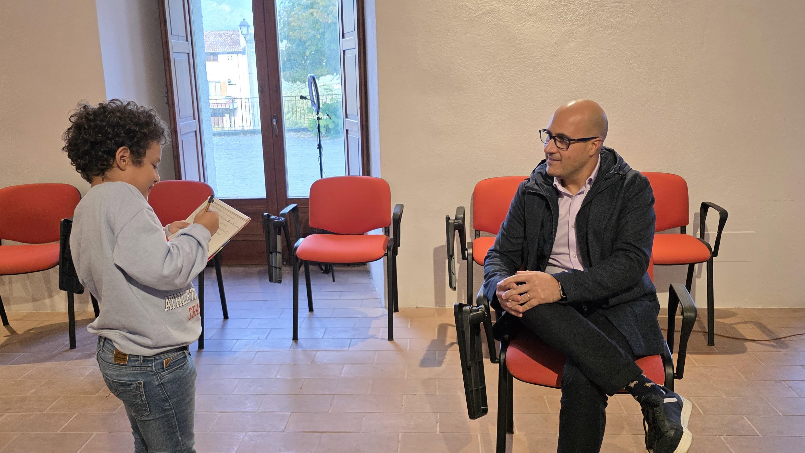 In-Chiostro Vivo, a Morano nasce la redazione che racconta il borgo attraverso la voce dei giovani