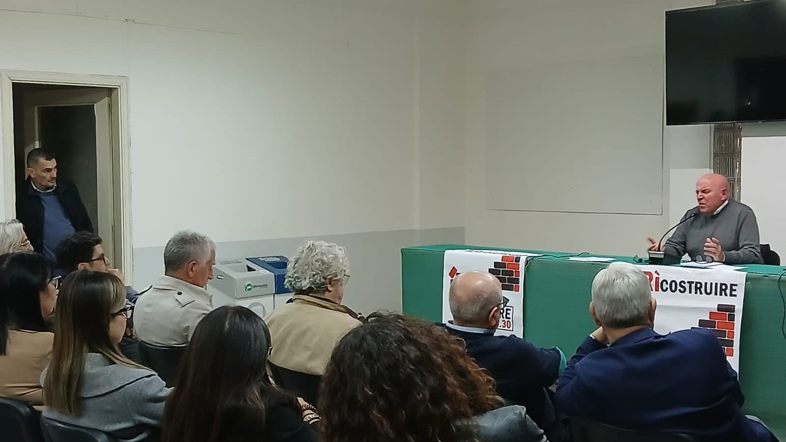 Oliverio rilancia il progetto “Ricostruire”: a Co-Ro il centrosinistra riflette sulle sconfitte e sul futuro della Calabria