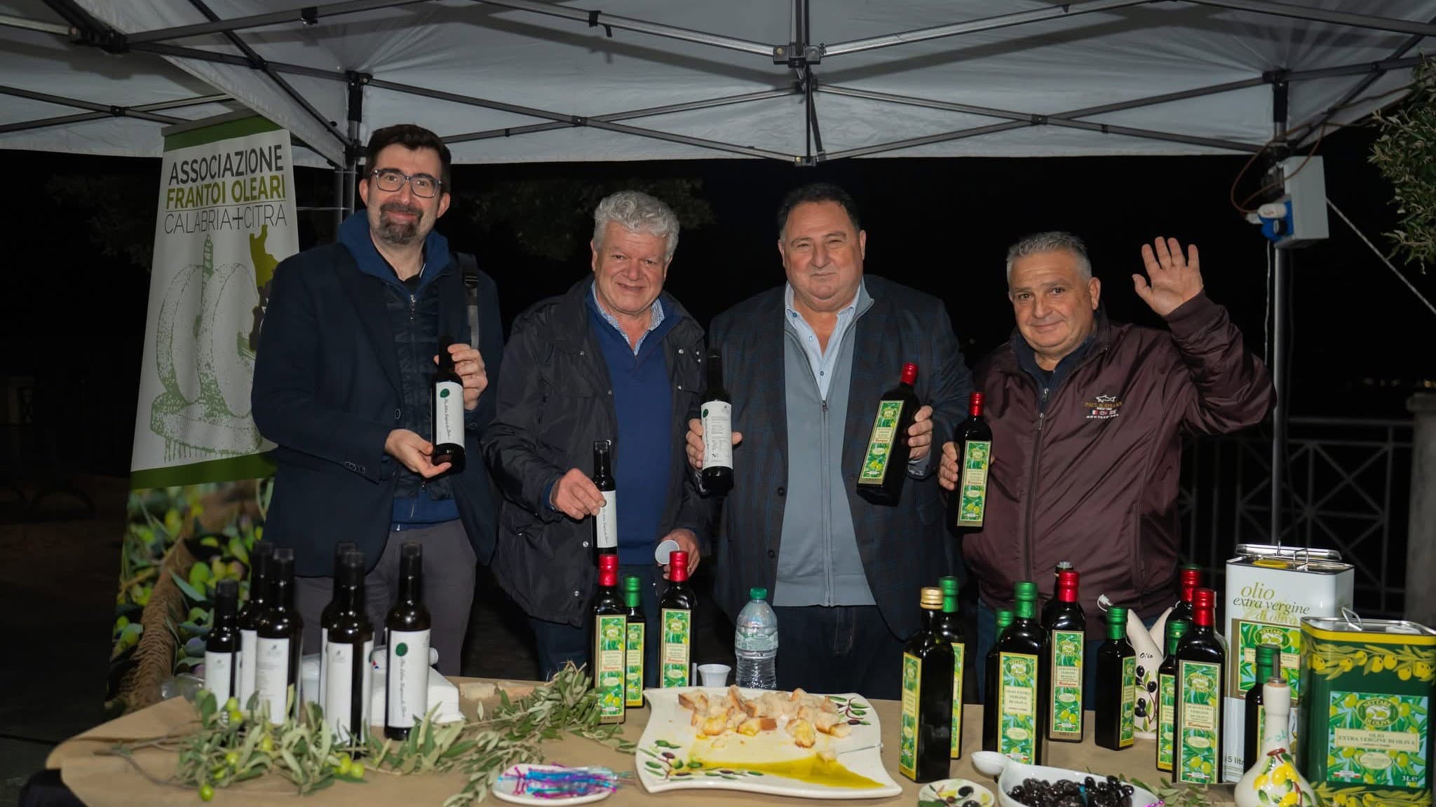 L'olio Evo trionfa a Mbuzat raccontando storia, sapori e cultura del paese arbëreshë