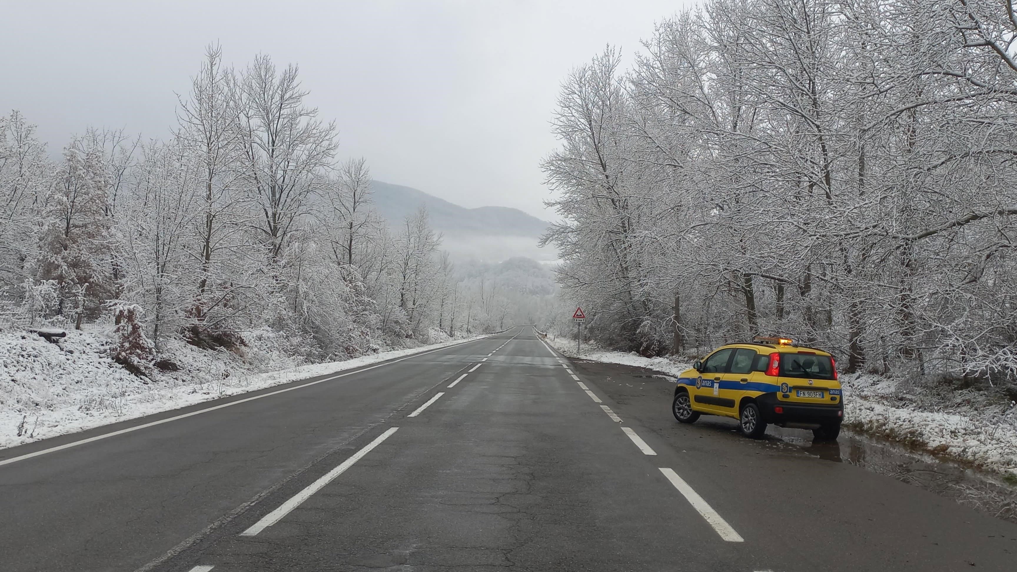 Prefettura di Cosenza, approvato il piano neve 2025-2026 per l'A2 e le strade statali