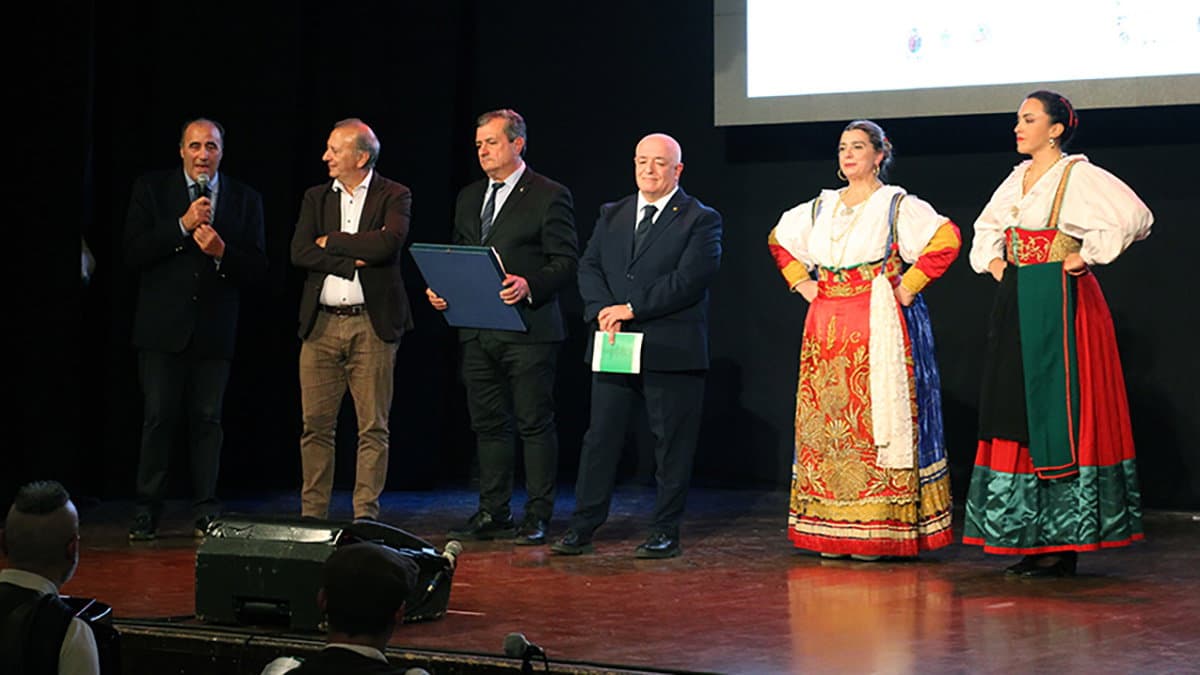 Al Teatro Sybaris di Castrovillari la Calabria delle radici: tra musica, storia e tradizioni