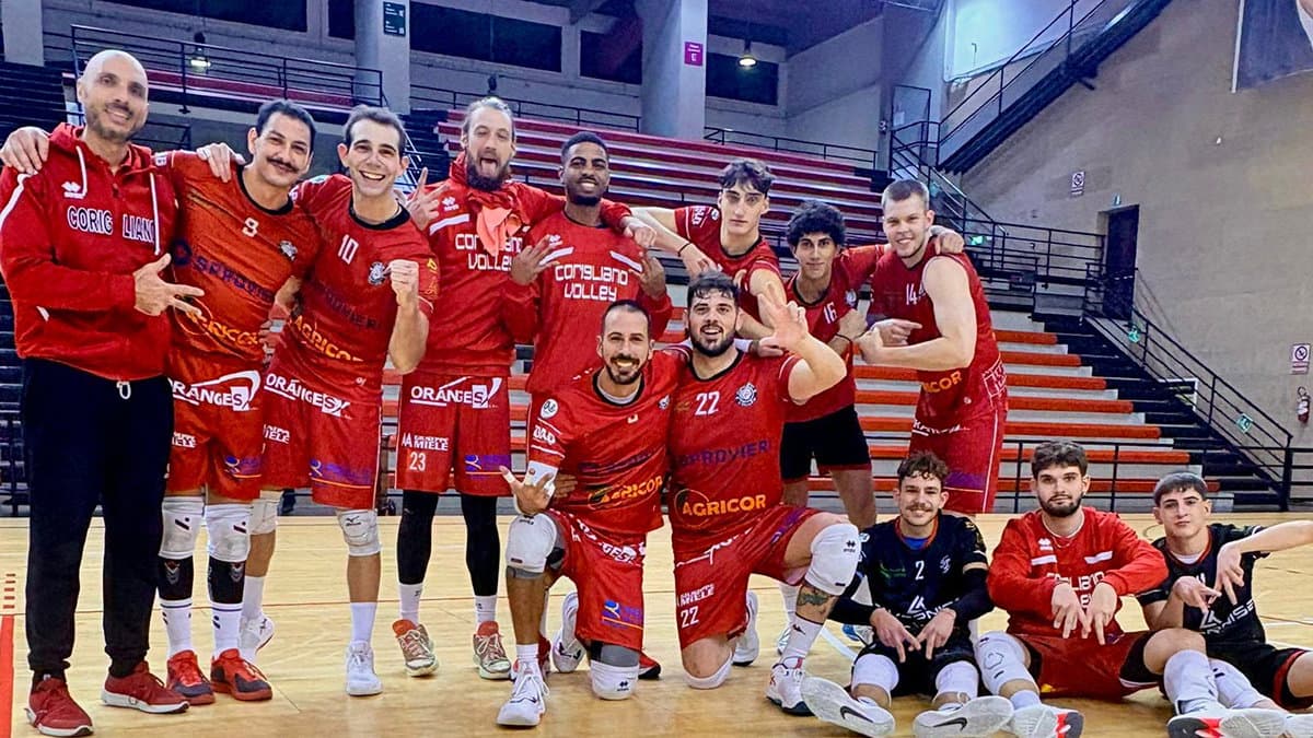 VOLLEY - Ottava vittoria consecutiva per la Sprovieri Corigliano Volley: vince 3-0 a Palermo