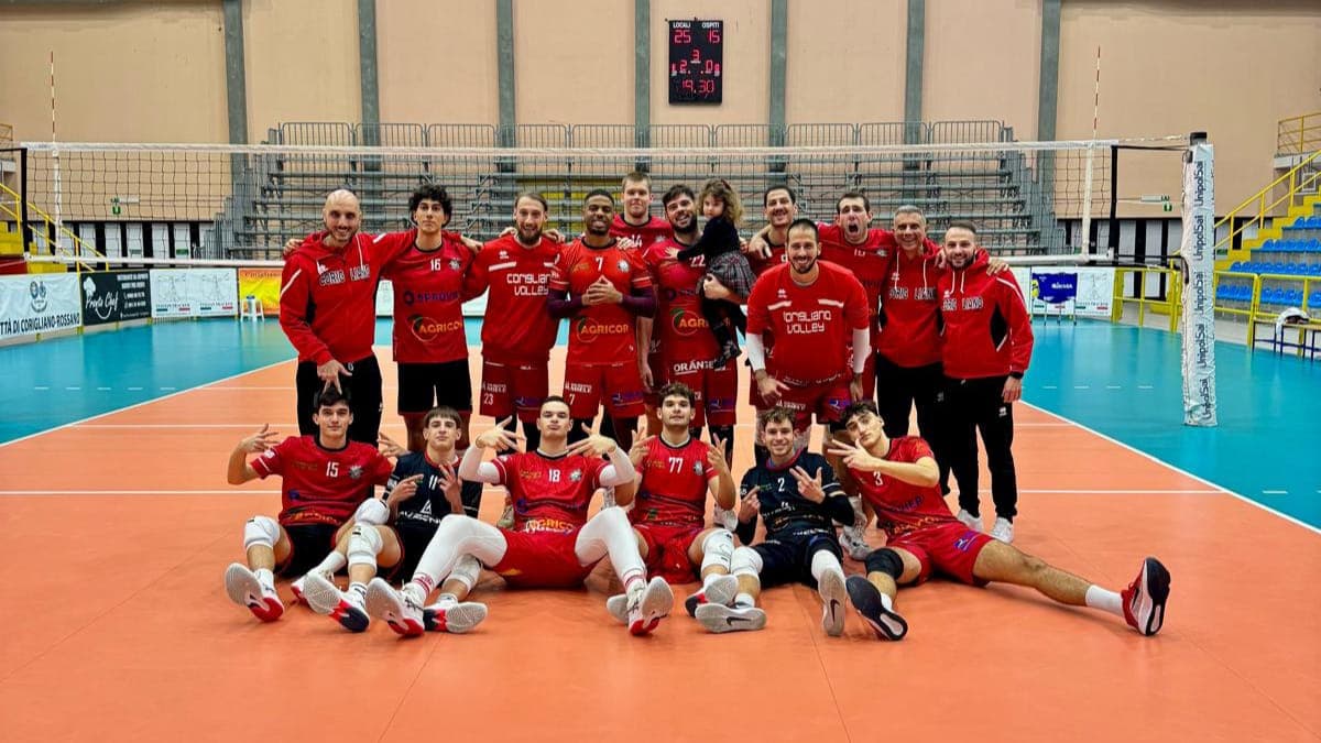 Sprovieri Corigliano Volley, nona sinfonia: Lamezia travolta 3-0 e primato nel mirino