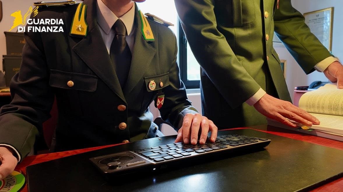 Arresti e sequestri: scoperta maxifrode fiscale e autoriciclaggio
