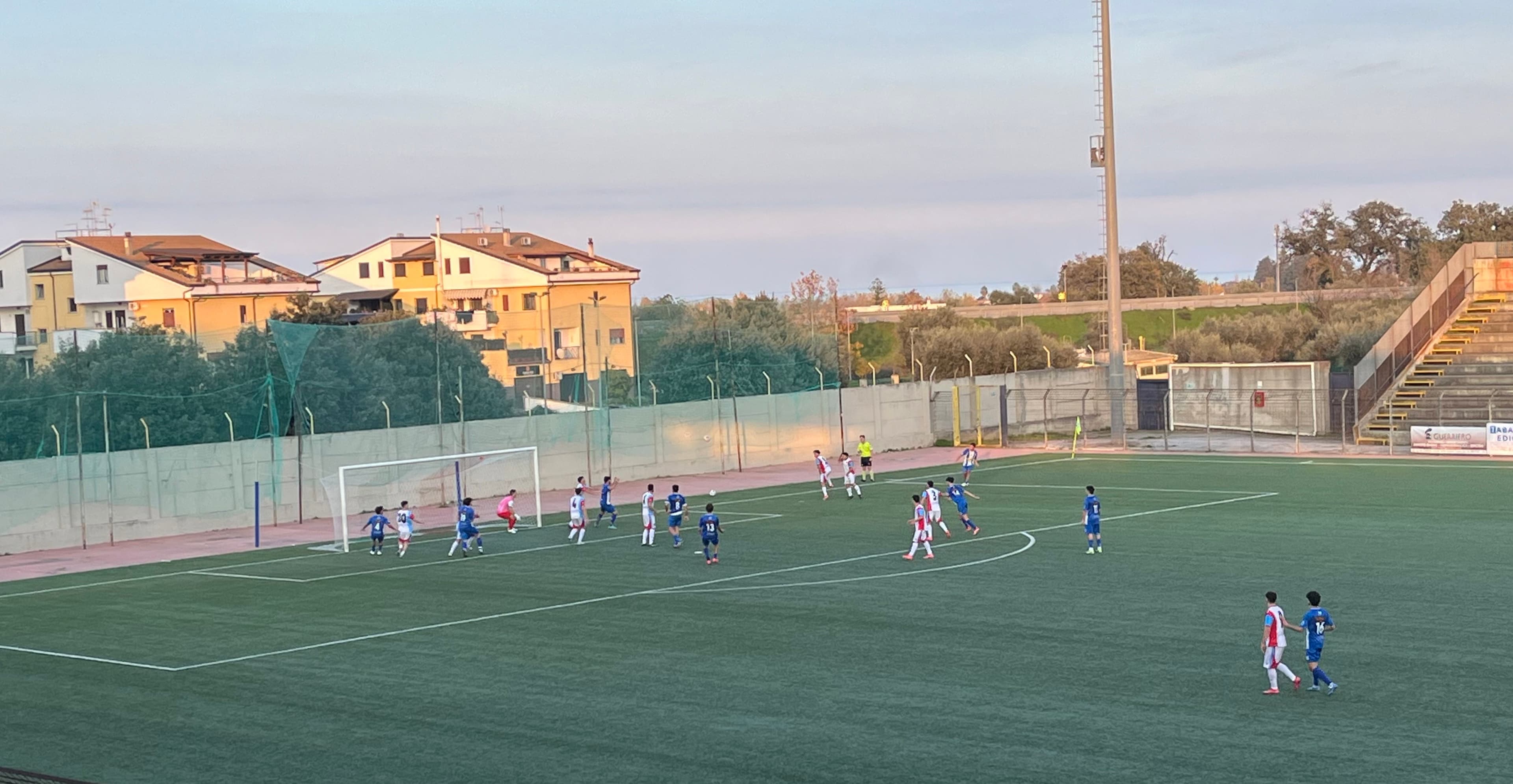 Cuore, orgoglio e carattere: il Città Corigliano-Rossano strappa un pari oltre il 90’