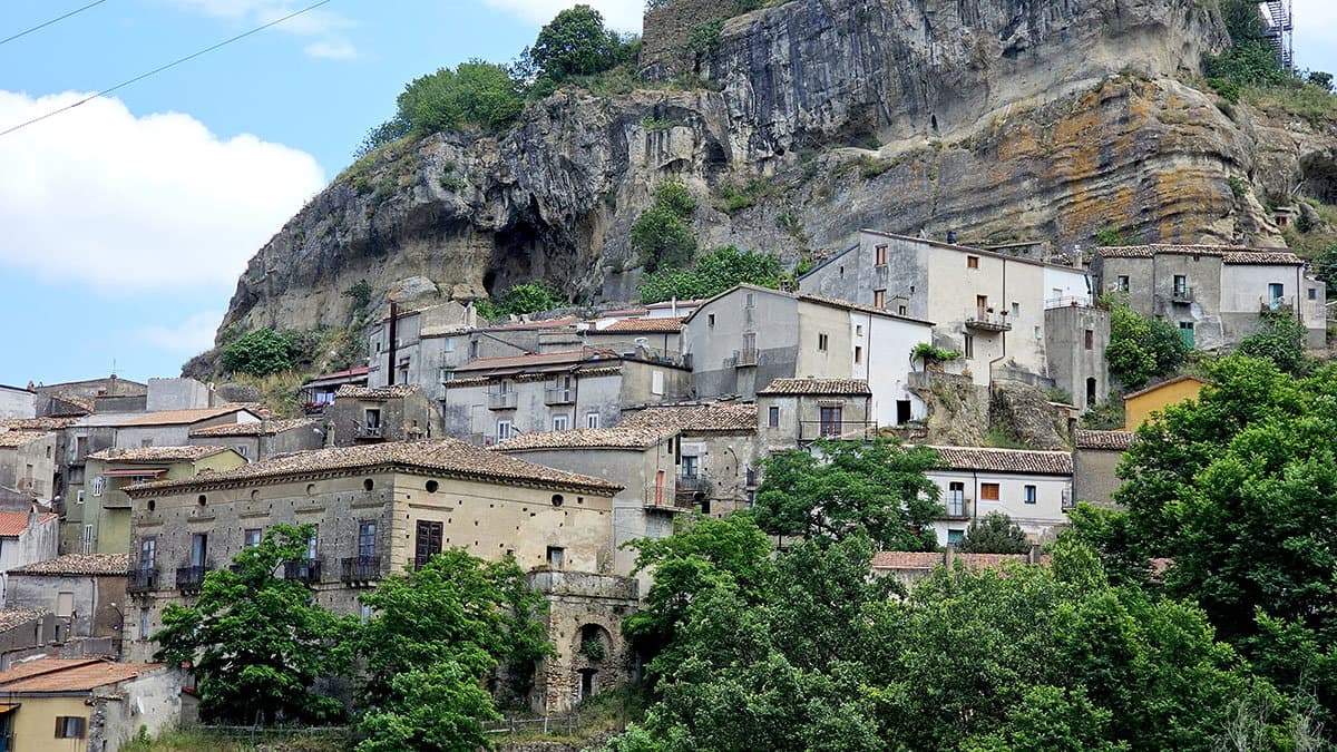 Pietrapaola, minoranza attacca Labonia: «Mancanza di trasparenza e della conoscenza delle regole della buona Amministrazione»