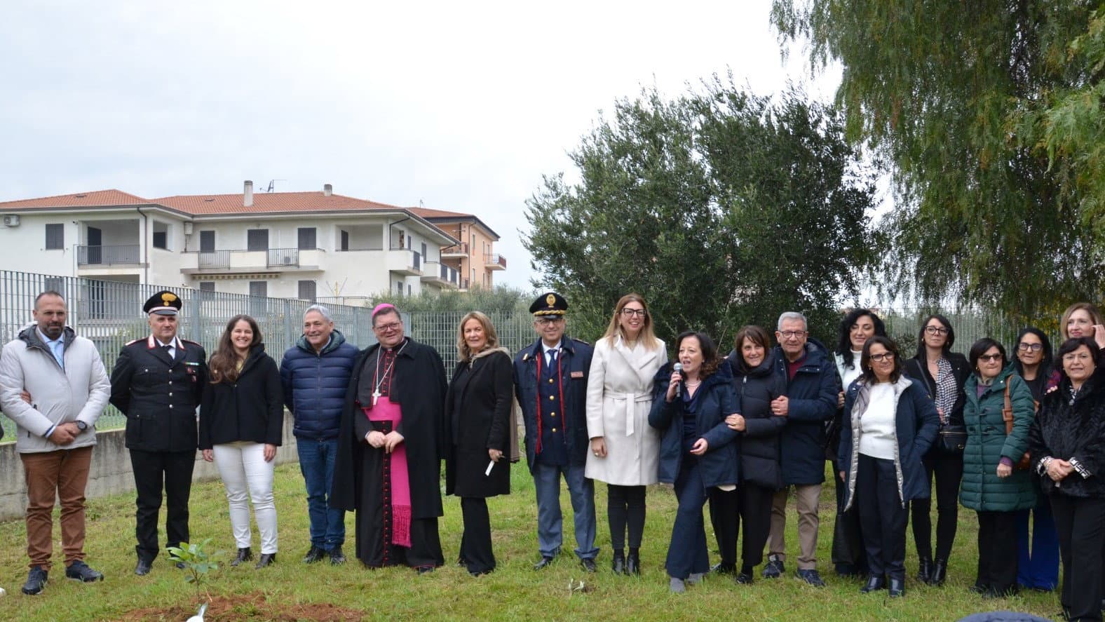 Studenti dell'IIS Palma Green Falcone Borsellino e istituzioni insieme nel percorso di legalità "L'Albero di Falcone"