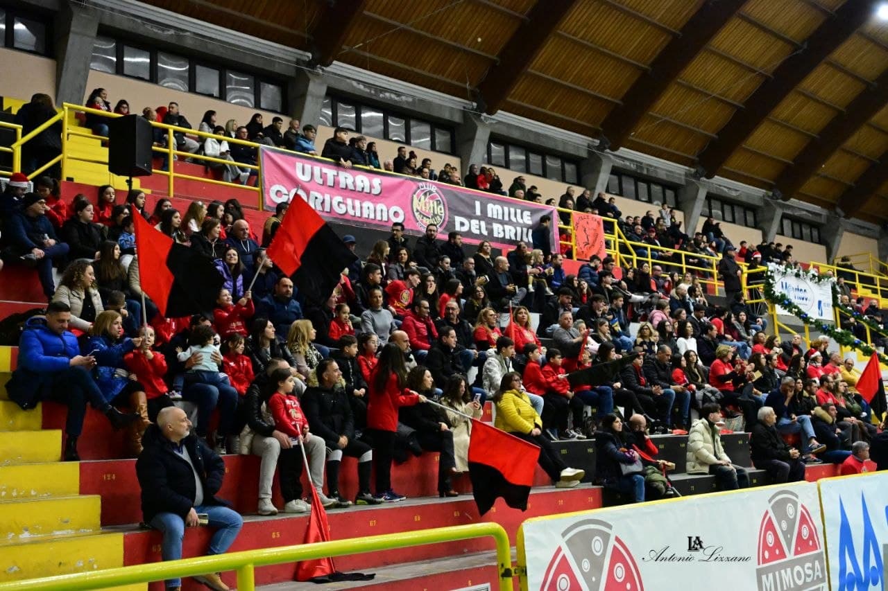 Il palasport spinge la Sprovieri: Anche il pubblico protagonista nella serata del 3-0 al Crotone