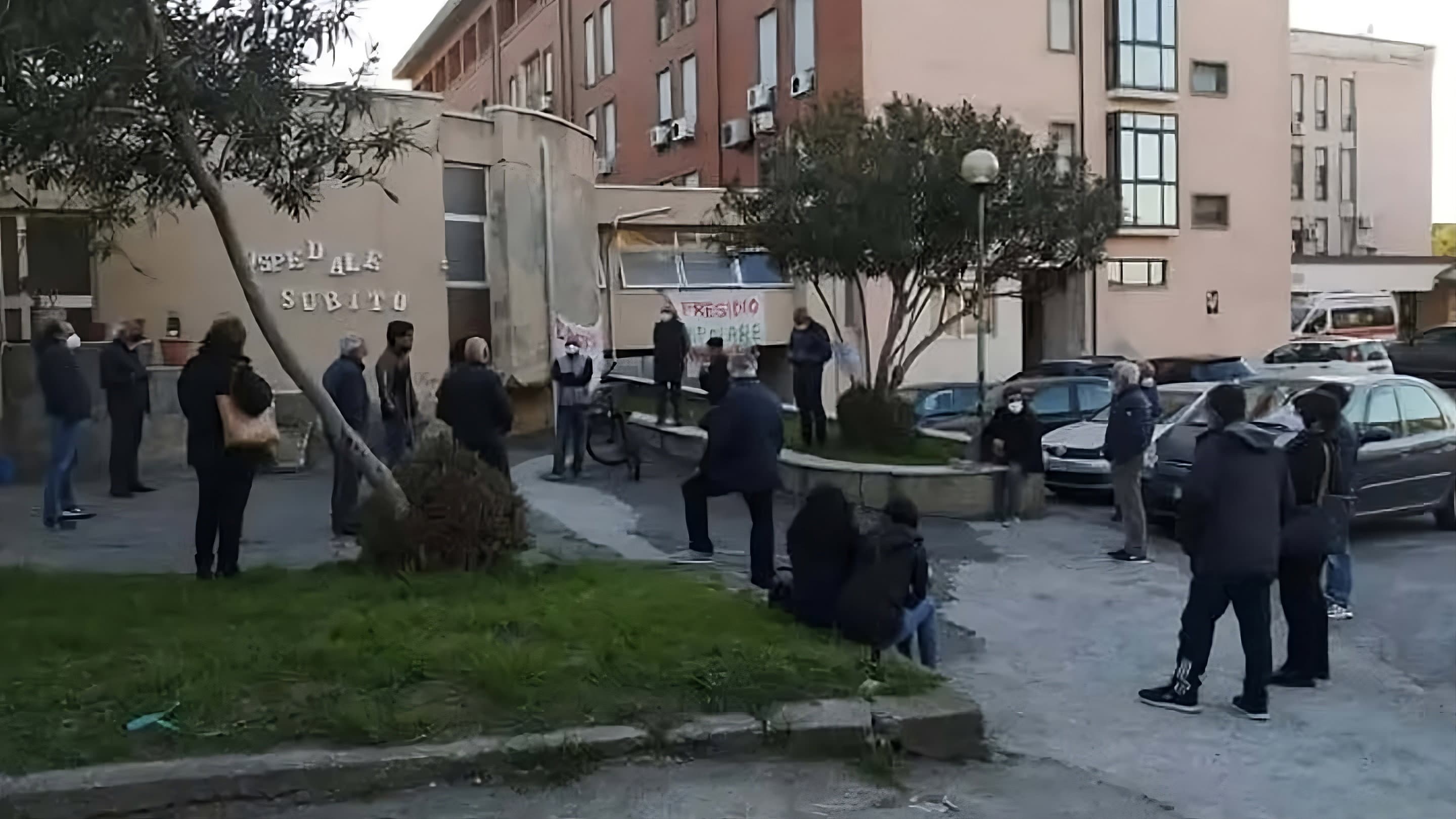 Sanità, dopo Castrovillari anche Cariati scende in piazza: sit-in di Capodanno davanti al “Vittorio Cosentino”
