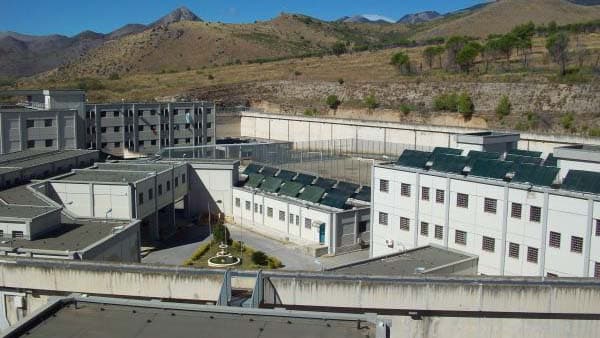 Tentata evasione a Castrovillari, la reazione del SiNAPPe: «Confine sottile tra reinserimento e sicurezza»