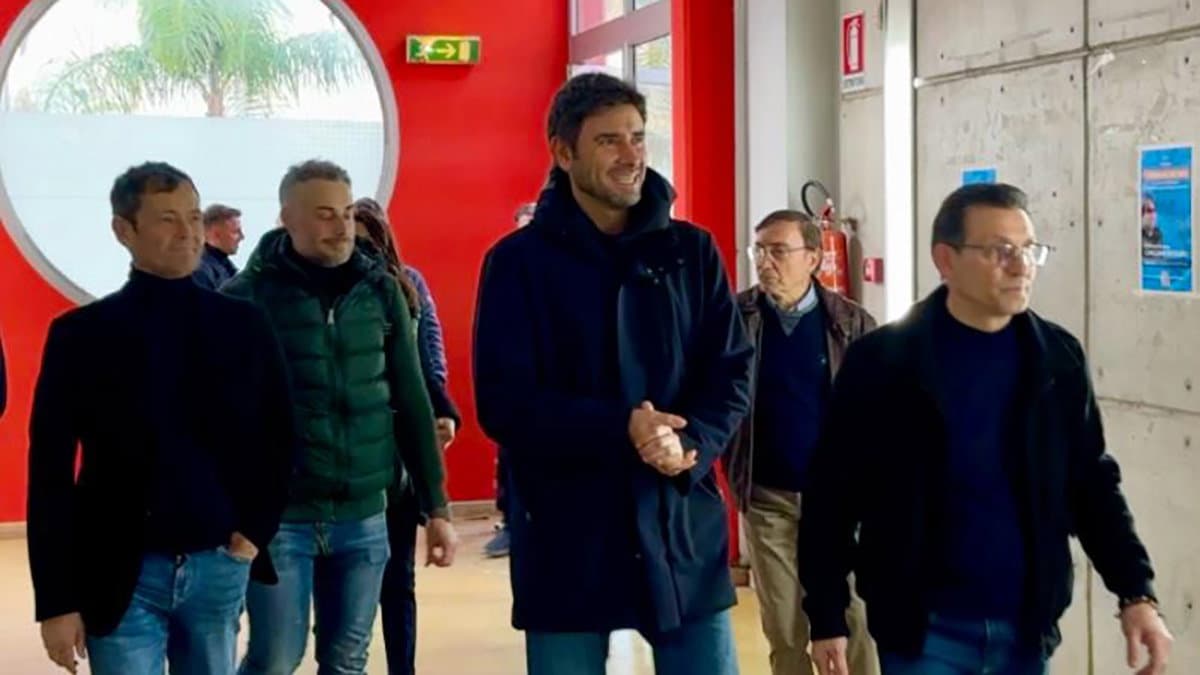 Schiavonea, l’allarme sicurezza della piazza di Schierarsi: «Situazione fuori controllo, servono interventi immediati»