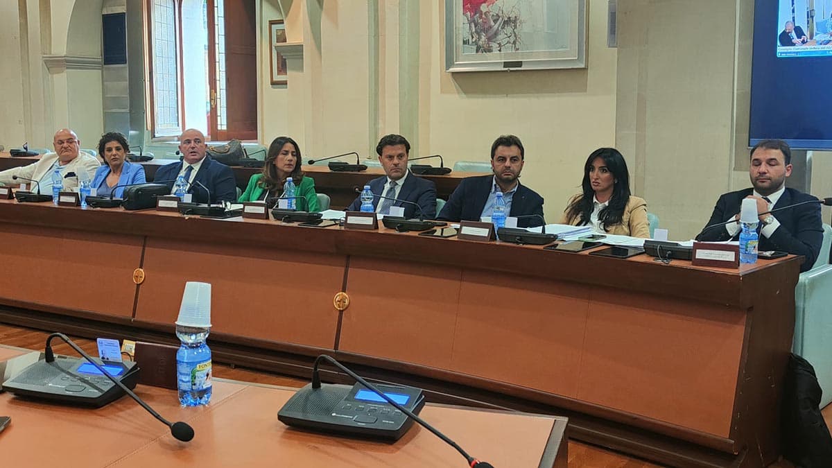 Corigliano-Rossano, riscossione fiscale sotto accusa: l’opposizione denuncia pressione su famiglie e imprese