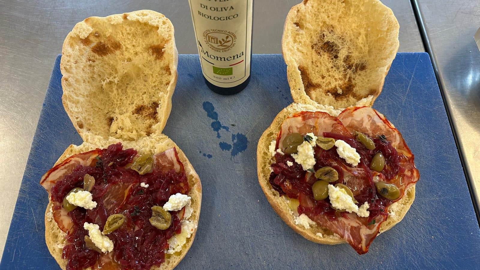 Nel carcere di Rossano si sente "Profumo di Libertà" grazie al panino identitario