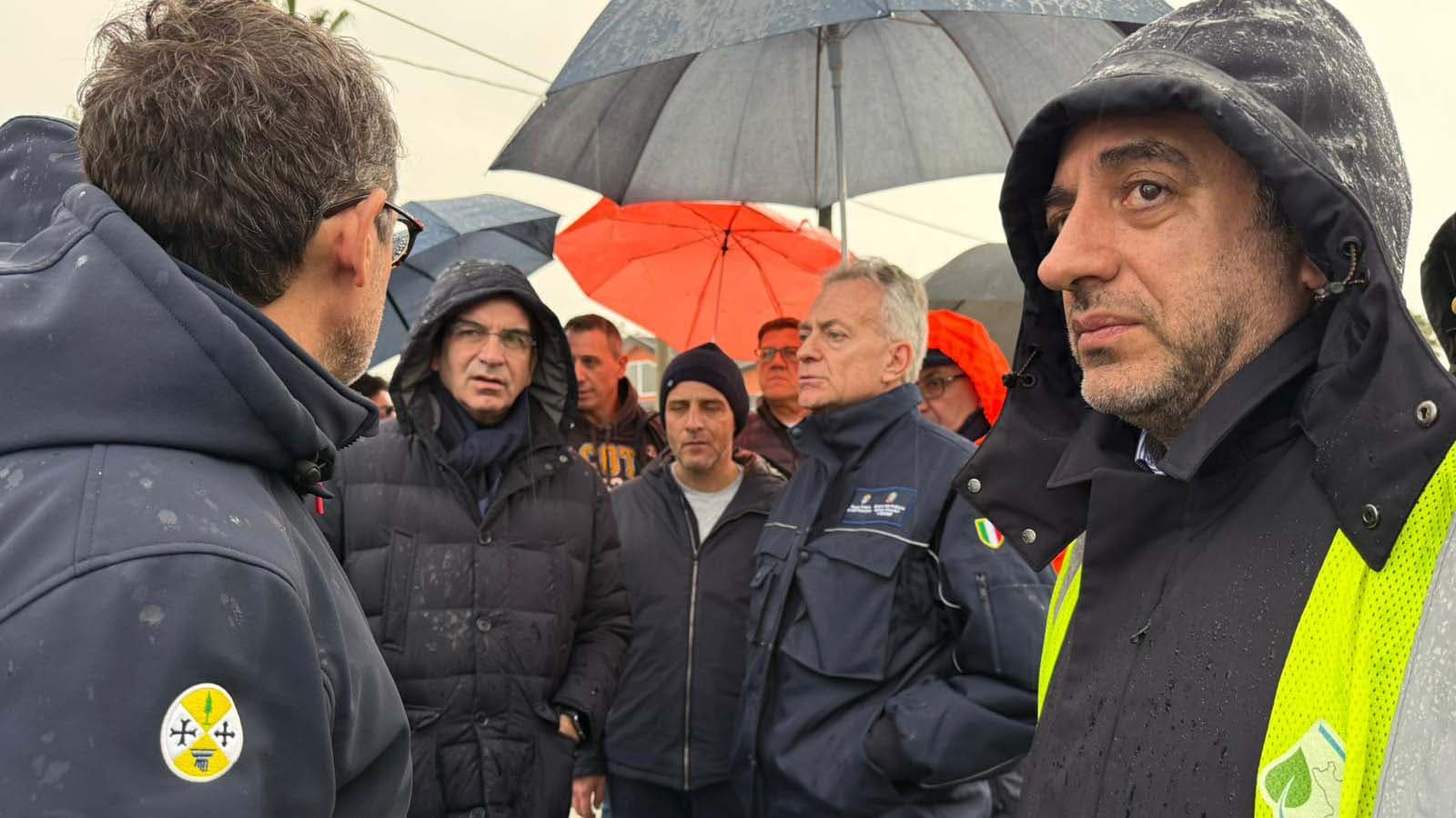 Occhiuto arriva nella Sibaritide sott'acqua: "Ora ricostruzione e messa in sicurezza"