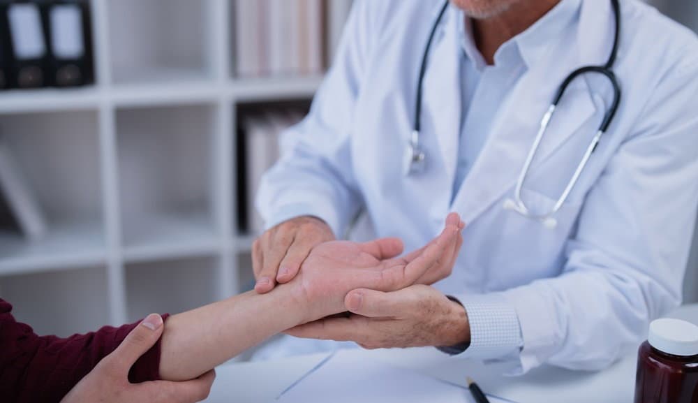 Giornata mondiale prevenzione aritmie cardiache,  domani screening gratuiti in piazza a Co-Ro