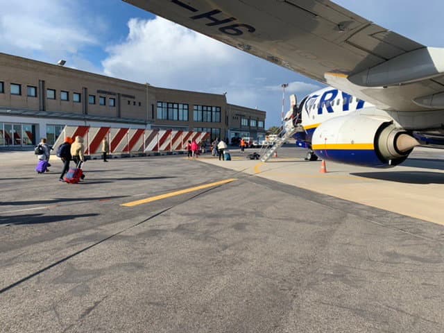Aeroporto di Crotone, più ore di apertura ma resta il nodo infrastrutture e utenza
