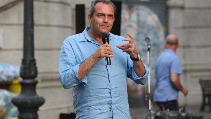 Castrovillari, Luigi de Magistris presenta “Attuare la Costituzione”: un confronto civico sulla democrazia
