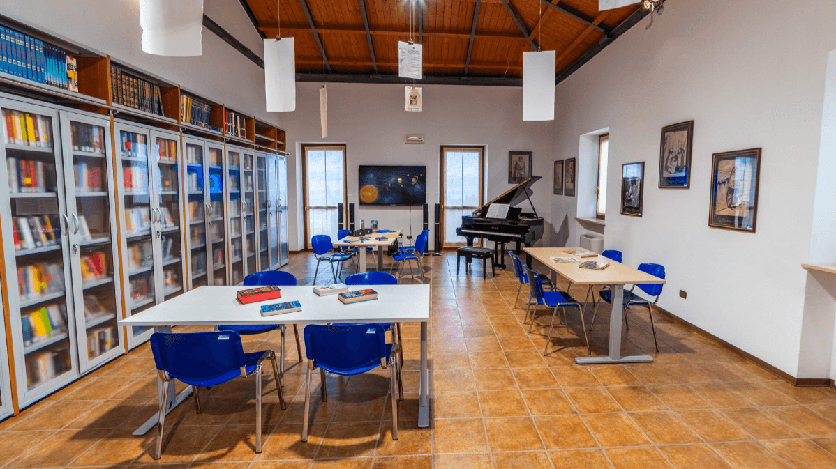Co-Ro tra arte e musica: la Biblioteca F. Pometti ospita Angelo Arena