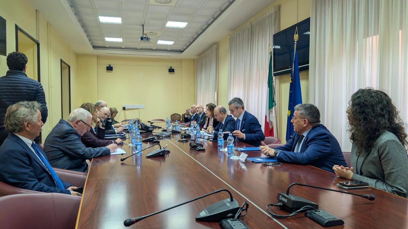 Scuola, vertice in Prefettura a Cosenza: istituzioni a confronto su servizi e offerta formativa