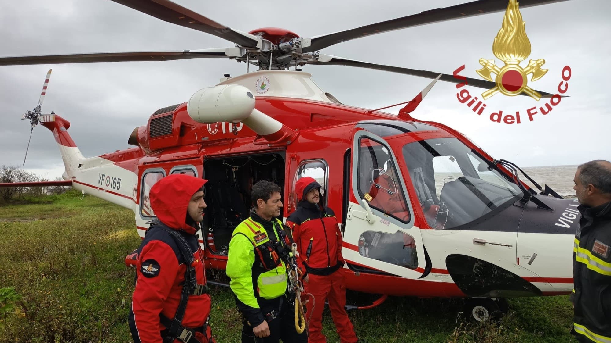 Costa jonica, intervento dei Vigili del Fuoco: soccorso un uomo in Contrada Fossa