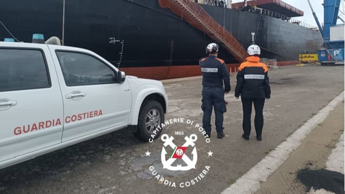 Porto di Co-Ro: Guardia Costiera blocca nave panamense per irregolarità
