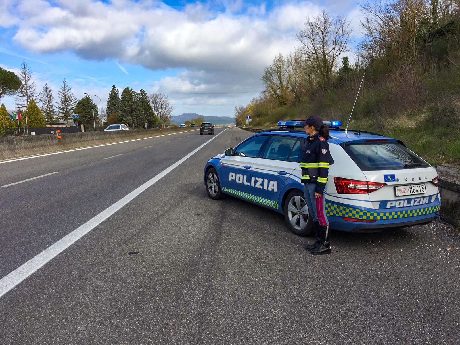 Operazione SS106: droga, armi e guida senza patente. Raffica di controlli sulla jonica