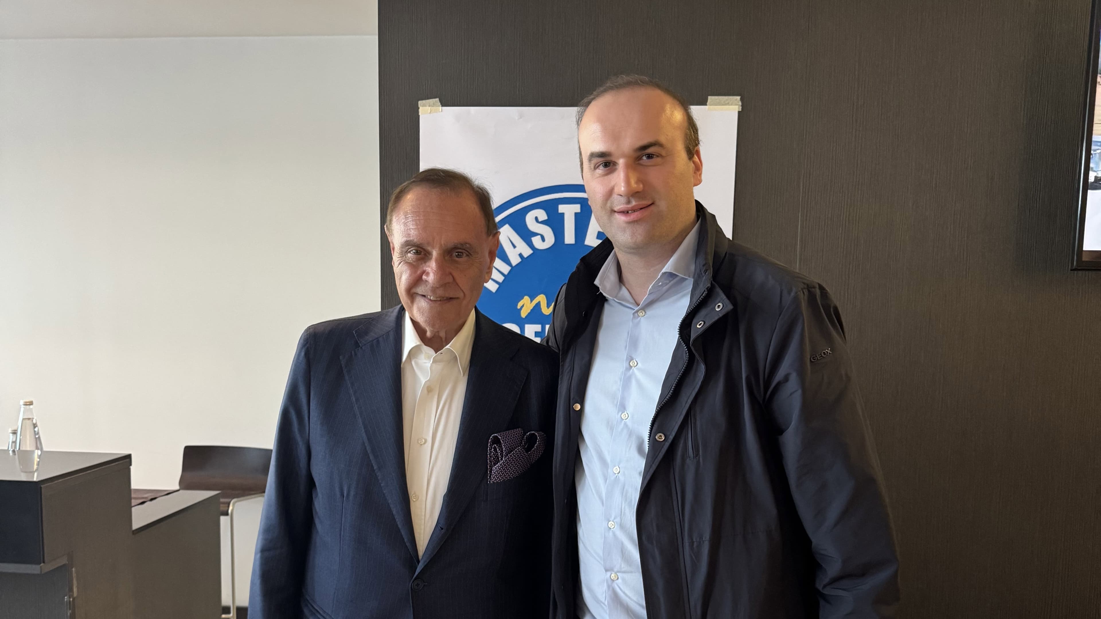 Cassano, Noi di Centro denuncia i rischi alla rotatoria di Contrada Caccianova: «Situazione intollerabile»