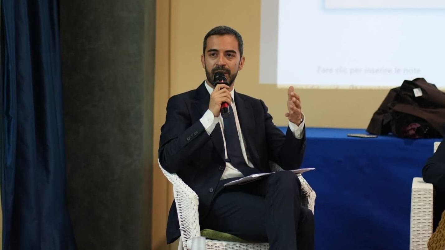 «De Gaio non risponde sul confronto in TV e si nasconde dietro la squadra. Castrovillari merita coraggio»