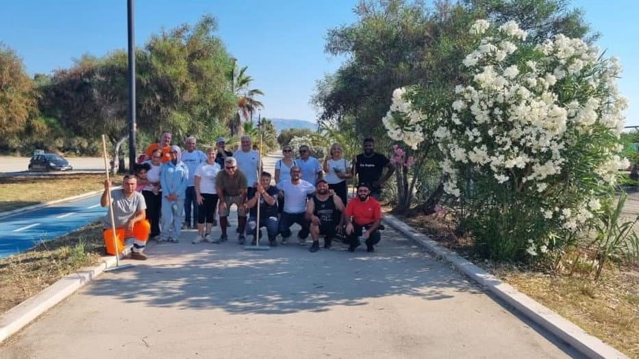Villapiana, i volontari ripuliscono il paese: «Il volto migliore della comunità è chi se ne prende cura»