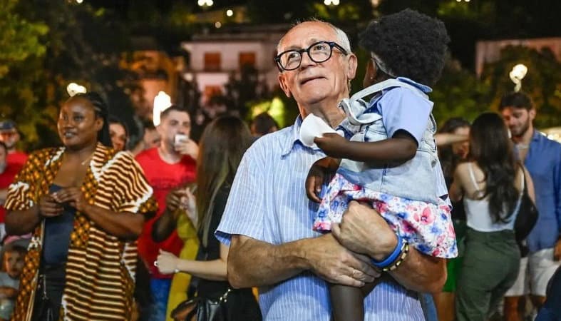 “Sono un arbëresh”, il racconto di Acquaformosa e di Giovanni Manoccio diventa un libro