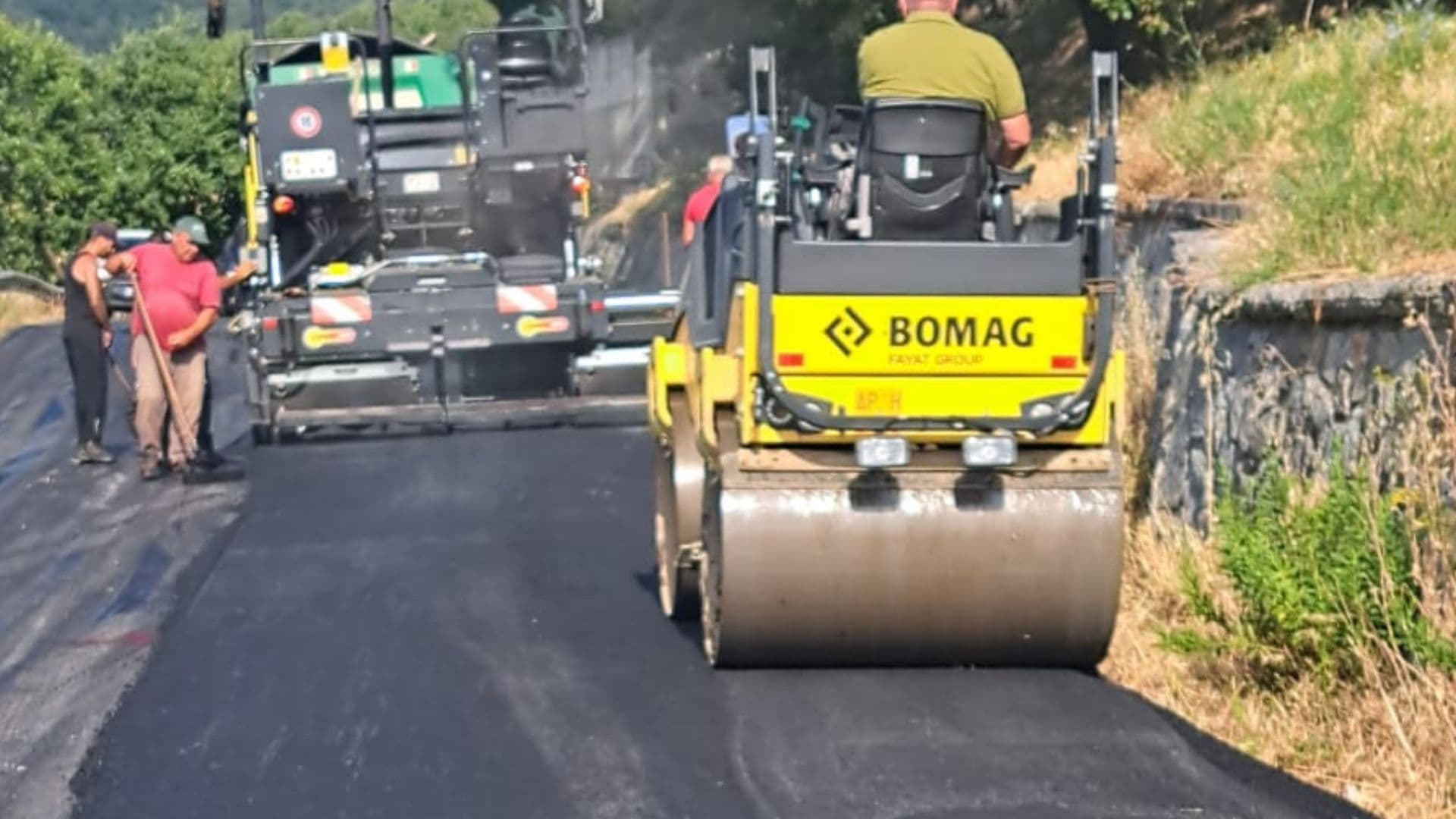 Ripresi i lavori sulla SP 263 tra Lungro e Acquaformosa: nuova bitumazione per migliorare sicurezza e viabilità
