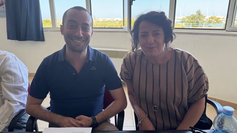 Cariati si schiera con Cuba: il Consiglio comunale condanna all’unanimità il blocco economico