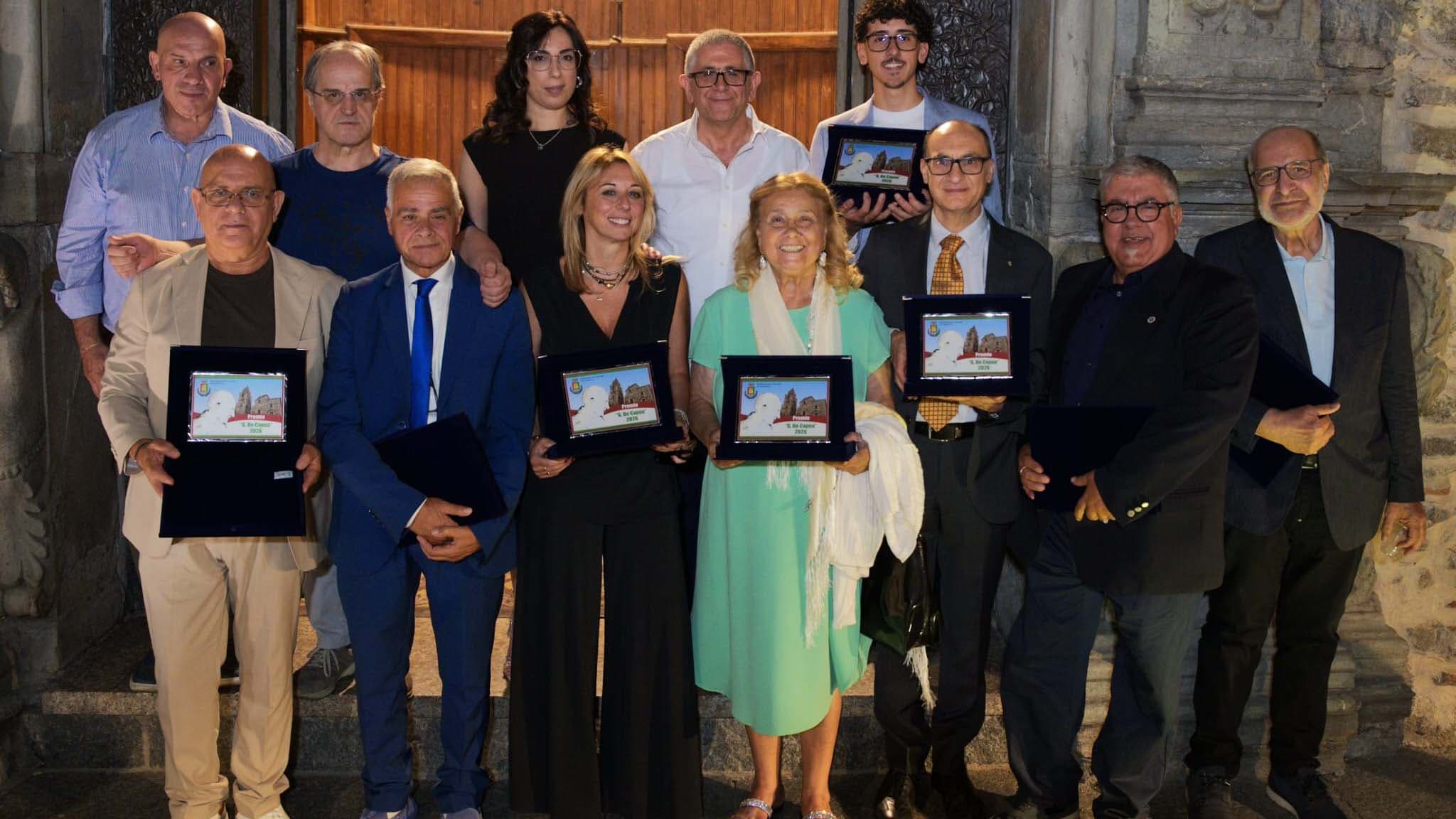 Longobucco premia i suoi talenti: dieci storie che portano il paese oltre i suoi confini