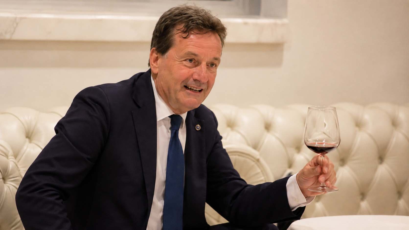 Trebisacce, il Sud nel calice: torna il Wine Festival Art la kermesse del patron Francesco Pingitore
