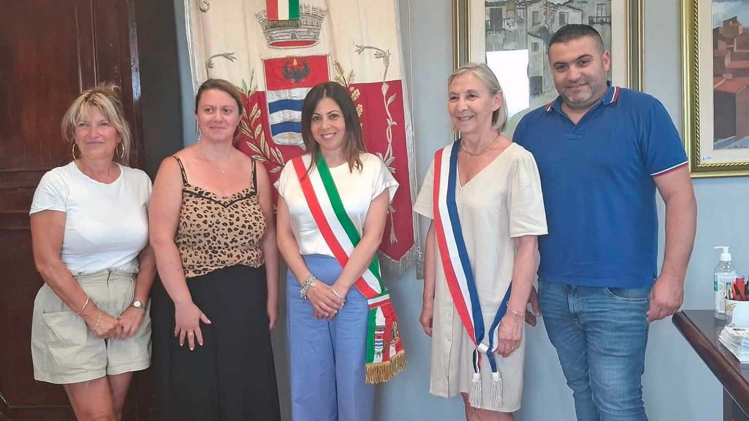 Acquaformosa rinsalda il gemellaggio con Montceau-les-Mines: delegazione francese in visita istituzionale
