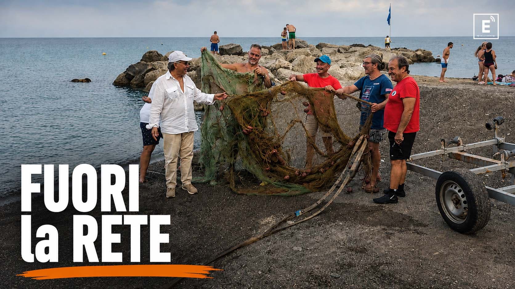 Secca di Amendolara, recuperata una grande rete incagliata sui fondali: bonifica con sub e volontari
