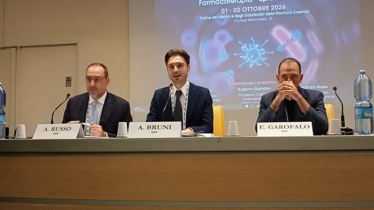 Superbugs, l’allarme di Safe 2026: «Non bastano nuovi antibiotici, bisogna governare l’intero processo di cura»