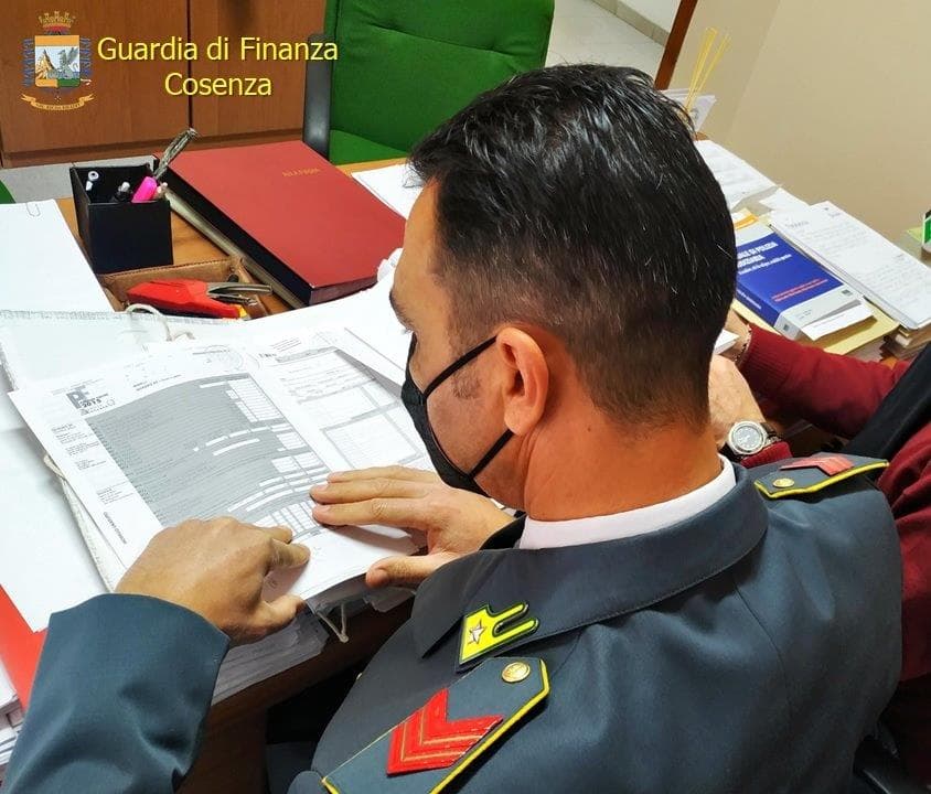 Auto di lusso, scoperto un giro di 2 milioni di euro: acquistate senza pagare l'IVA