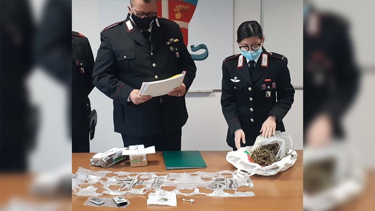Schiavonea (Co-Ro), beccato con 400 grammi di marijuana: arrestato un 35enne